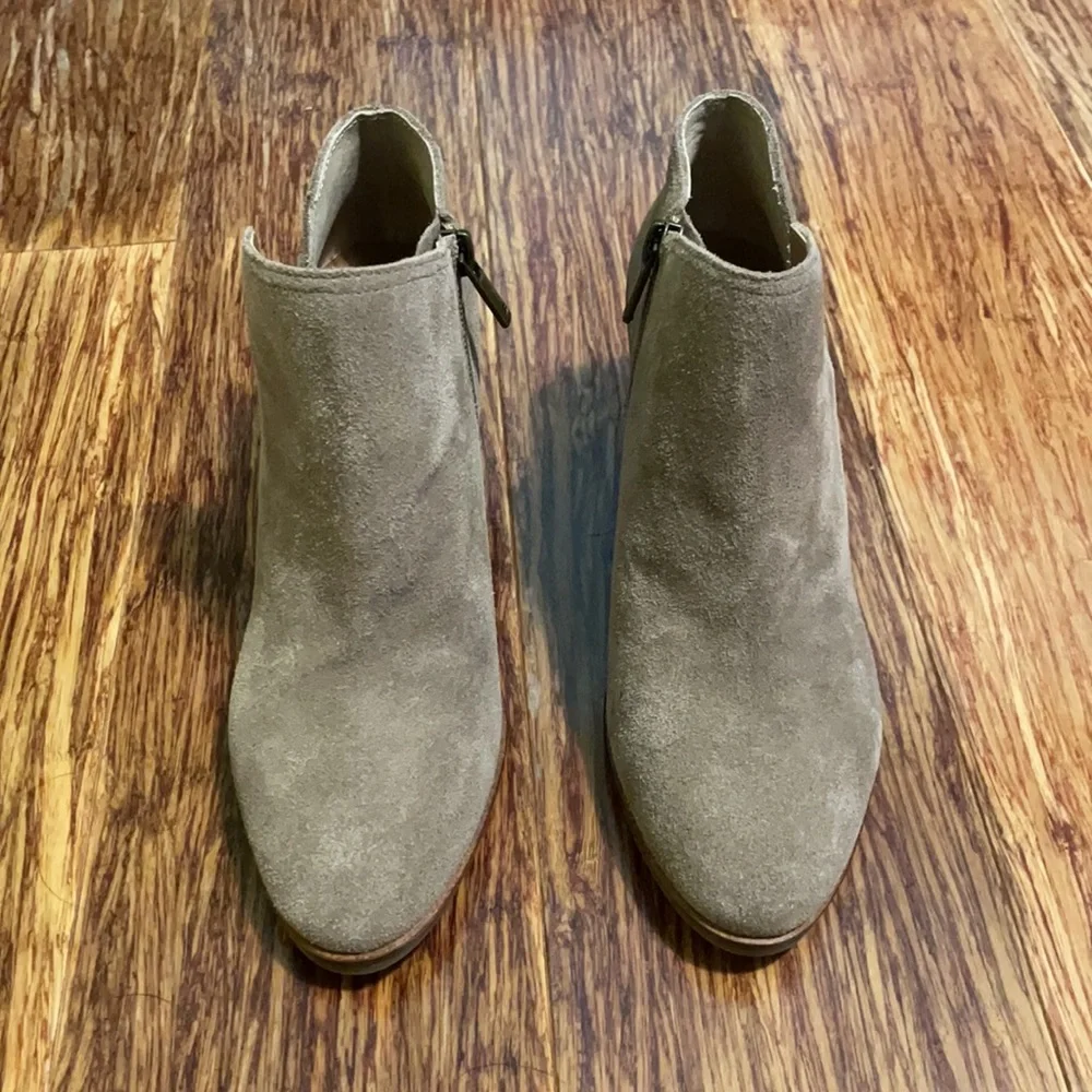 Lucky Brand Pardina tan cinder oiled suede leather heeled ankle boots size 6